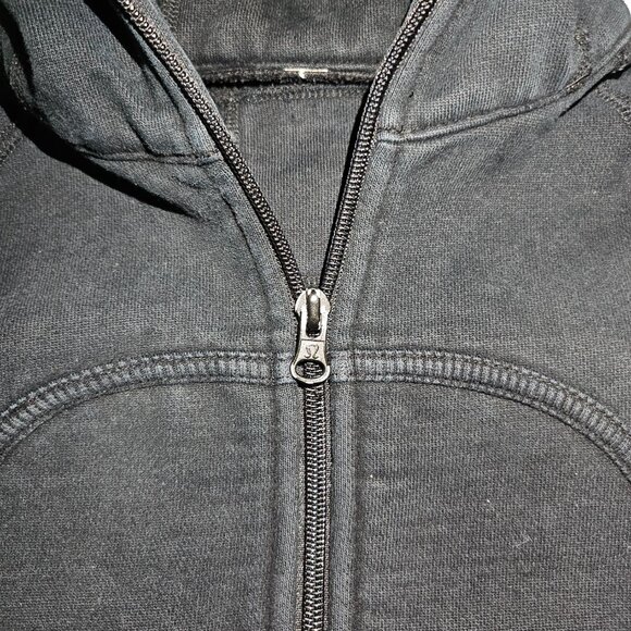 Women's Lululemon MISSING TAG Black Athletica Cropped Zip-Up Hoodie Fits XS or S - Picture 5 of 10